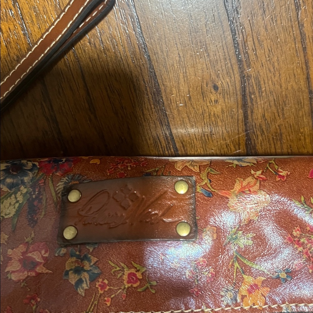 Patricia Nash wristlet bag - Picture 2 of 8
